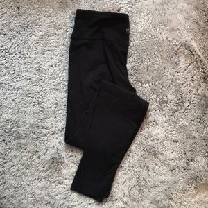 Lululemon size 6 wunder unders